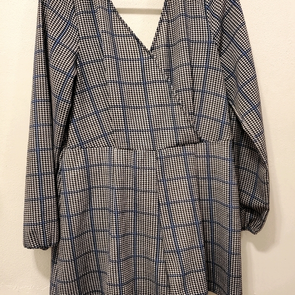 TRIXXI XL Romper - Picture 1 of 5